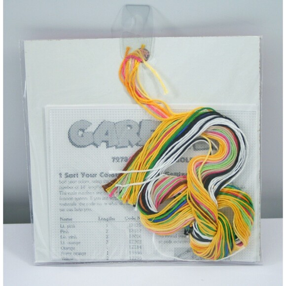 Garfield Cross Stitch 5" Counted Craft Kit Let's Talk Golf 72786 Vintage Counted - Picture 2 of 2